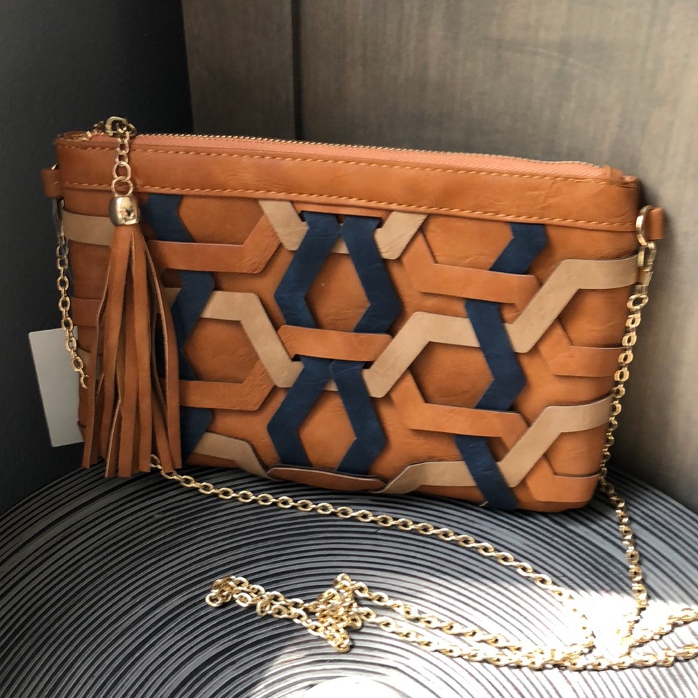 Tan & Navy Geometric Clutch